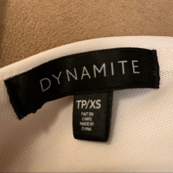 Dynamite White V-Neck Sleeveless Blouse - Picture 2 of 2